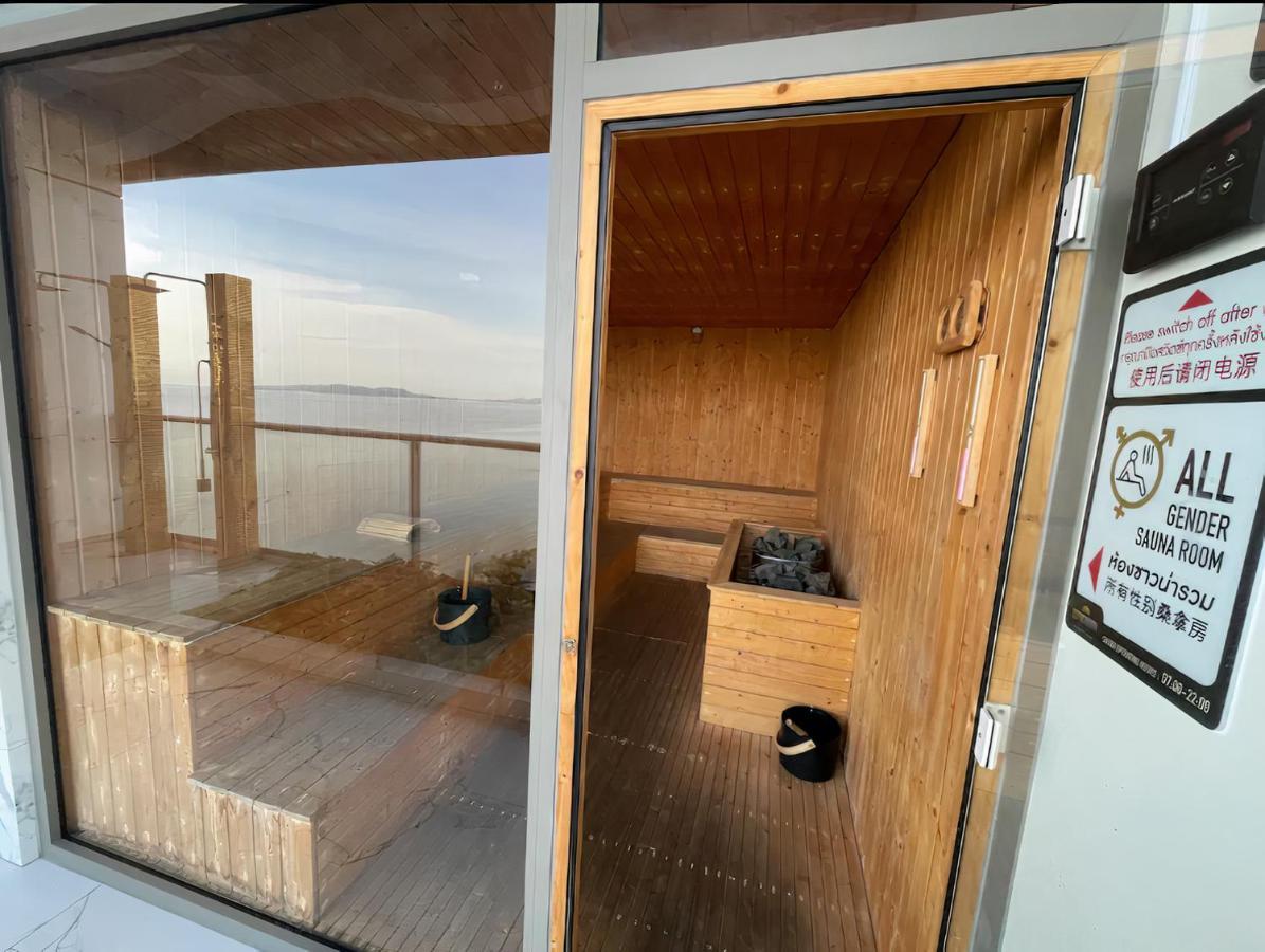 Luxury Sea View Room Beach Front Luxury Praia de Jomtien Exterior foto